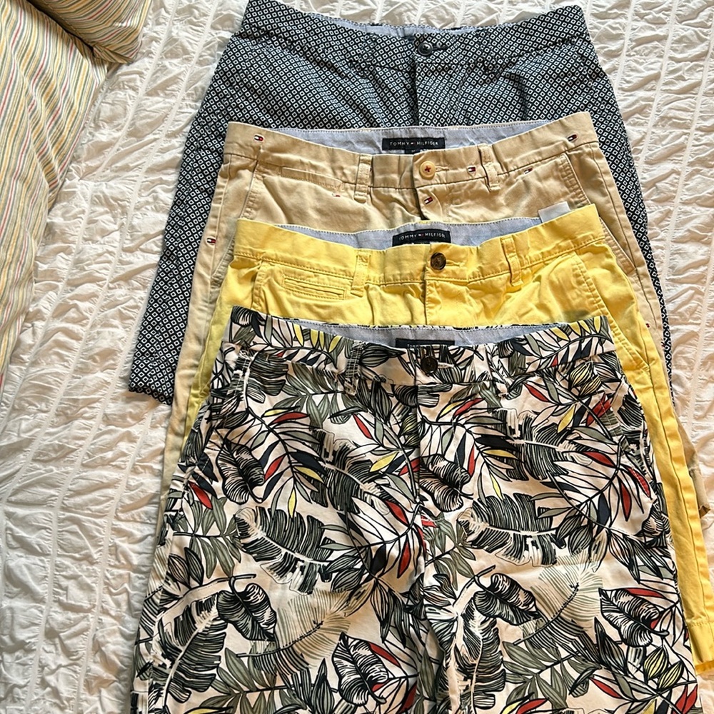 Tommy Hilfiger blue and white checked shorts size 32 waist